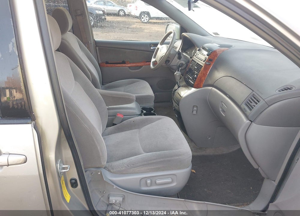 2007 TOYOTA SIENNA XLE VIN: 5TDZK22C47S002975