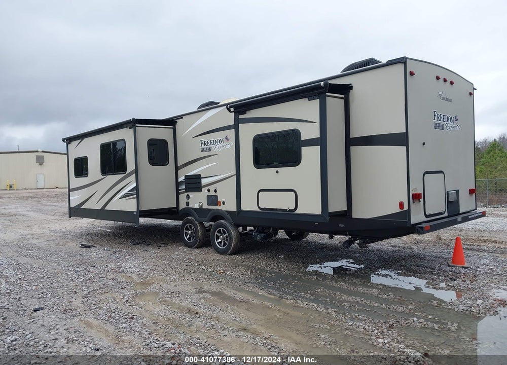 2017 COACHMAN FREEDOM EXPRESS 321 VIN: 5ZT2FEXB6HS028122