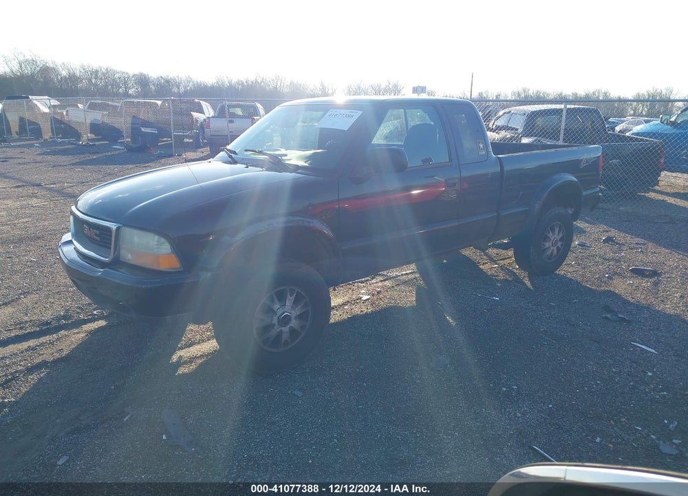 2003 GMC SONOMA SLS VIN: 1GTCT19X838250117
