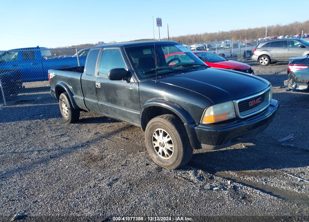 2003 GMC SONOMA SLS VIN: 1GTCT19X838250117