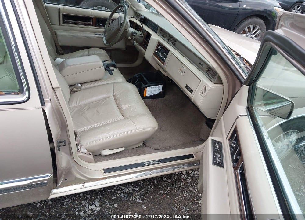 1992 CADILLAC DEVILLE VIN: 1G6CD53B6N4206907