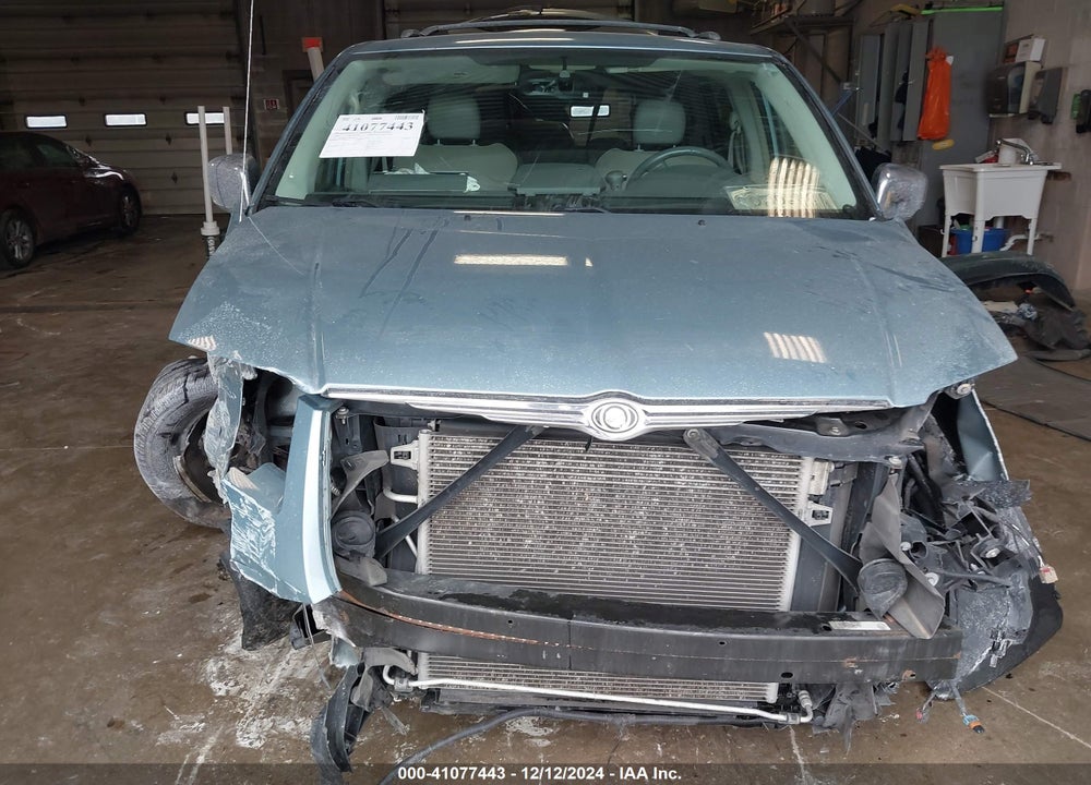 2008 CHRYSLER TOWN & COUNTRY LIMITED VIN: 2A8HR64X38R718820