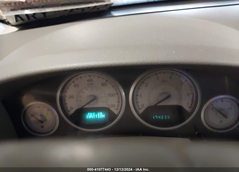 2008 CHRYSLER TOWN & COUNTRY LIMITED VIN: 2A8HR64X38R718820