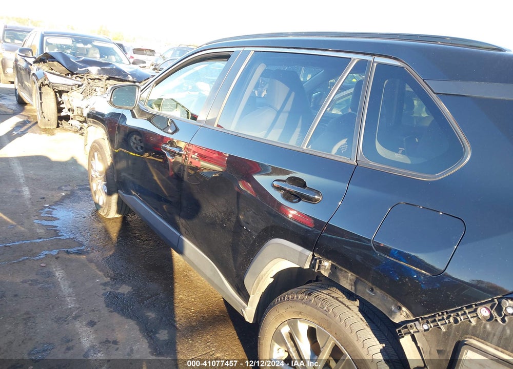 2019 TOYOTA RAV4 XLE PREMIUM VIN: JTMC1RFV7KD003880