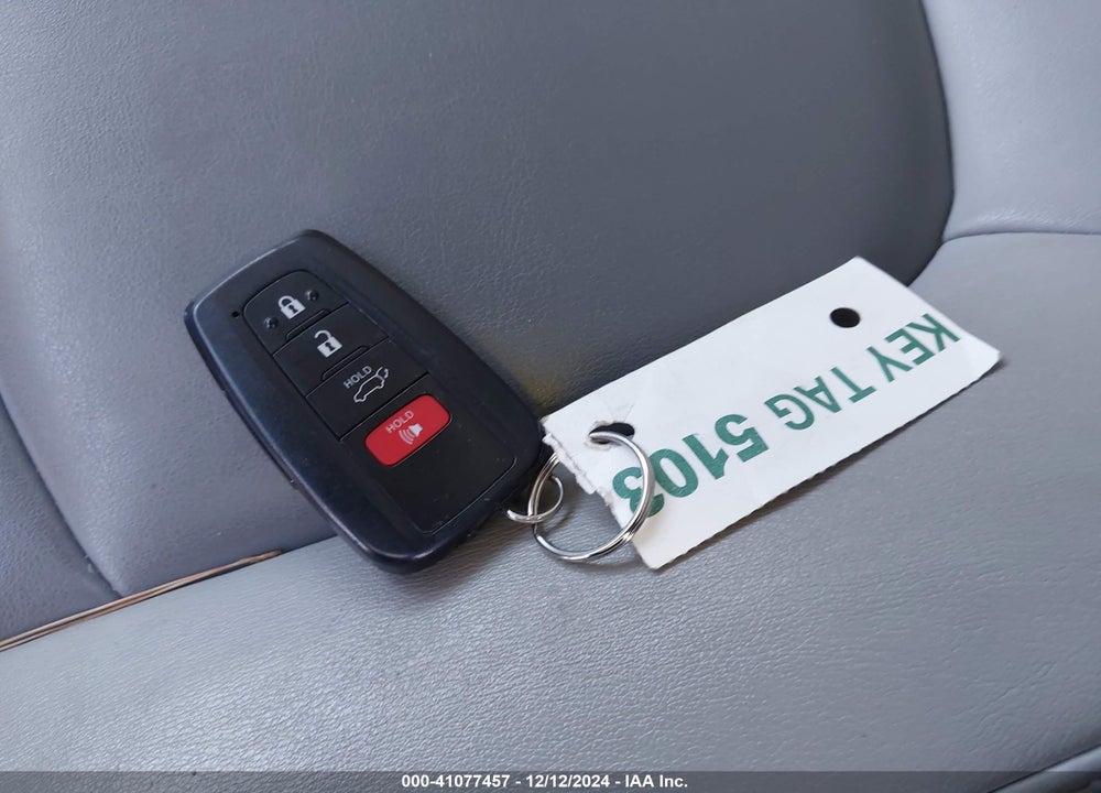 2019 TOYOTA RAV4 XLE PREMIUM VIN: JTMC1RFV7KD003880