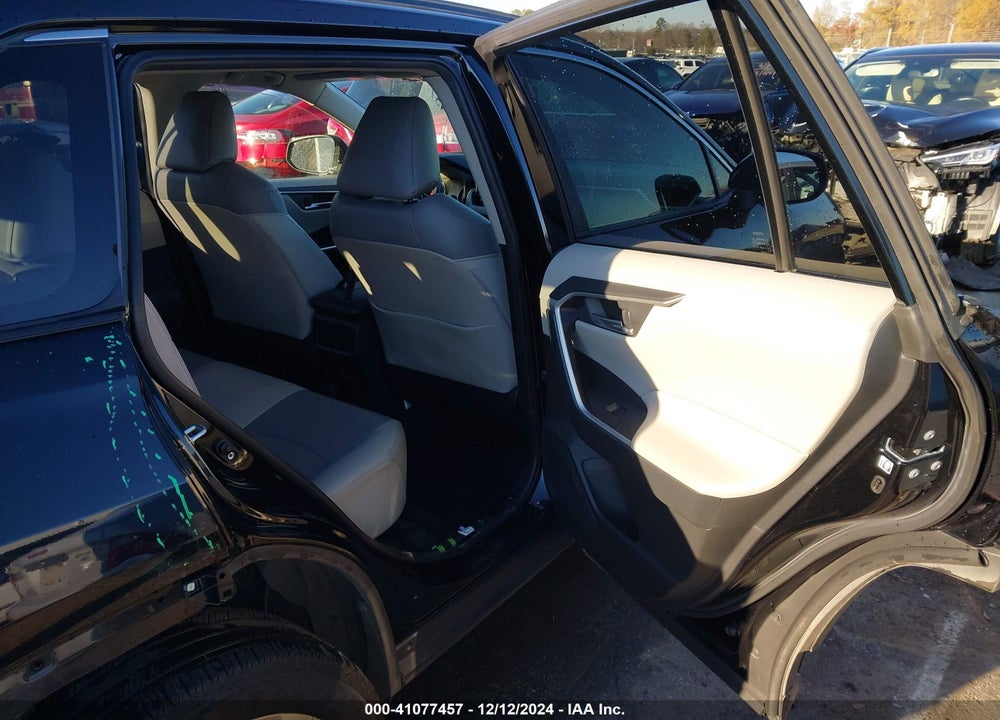 2019 TOYOTA RAV4 XLE PREMIUM VIN: JTMC1RFV7KD003880