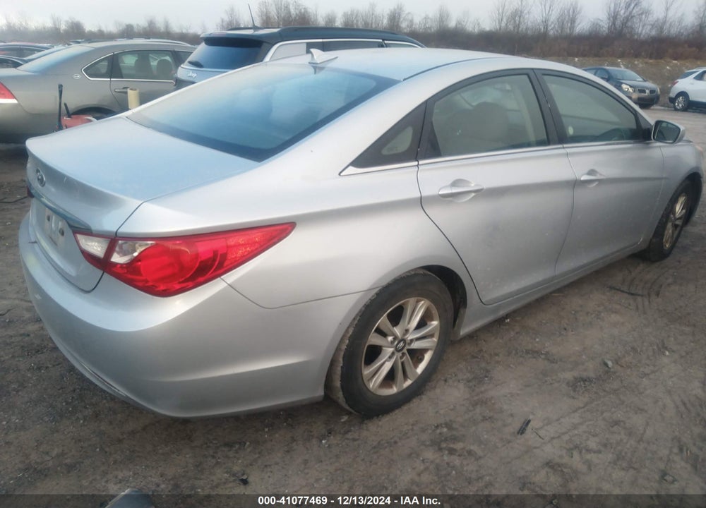 2013 HYUNDAI SONATA GLS VIN: 5NPEB4AC2DH752226