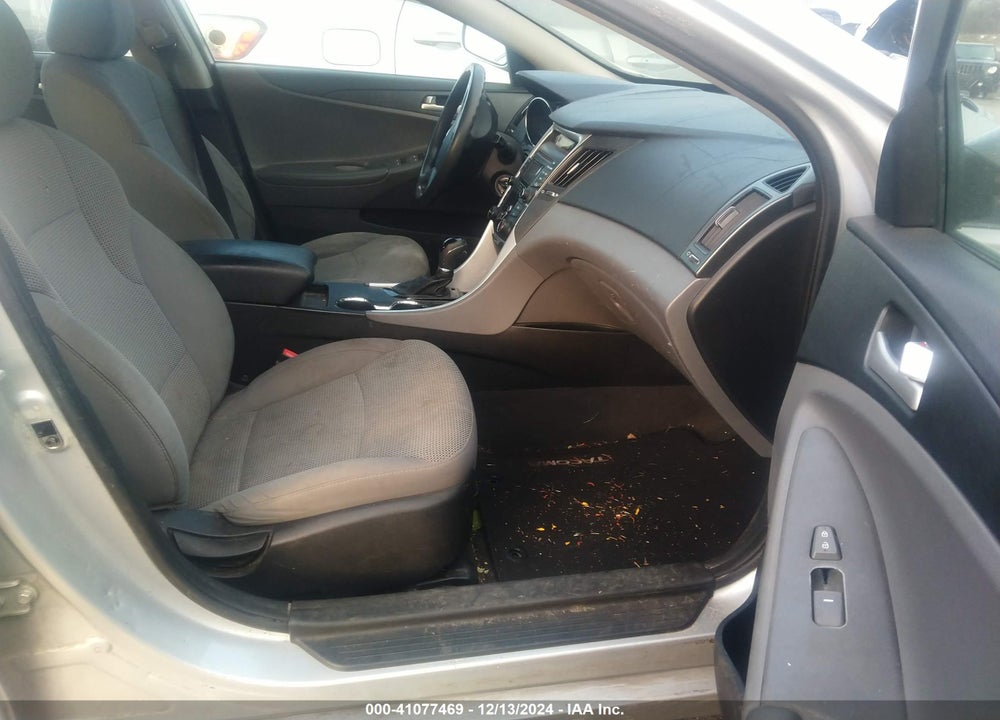 2013 HYUNDAI SONATA GLS VIN: 5NPEB4AC2DH752226