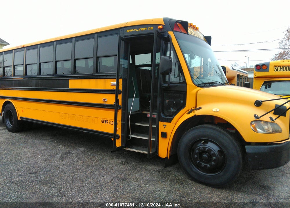 2007 FREIGHTLINER CHASSIS B2B VIN: 4UZABRDC97CW15268