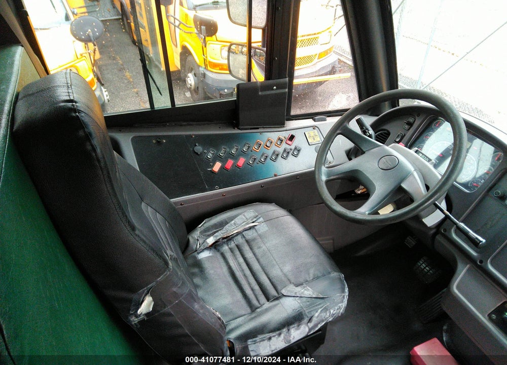 2007 FREIGHTLINER CHASSIS B2B VIN: 4UZABRDC97CW15268