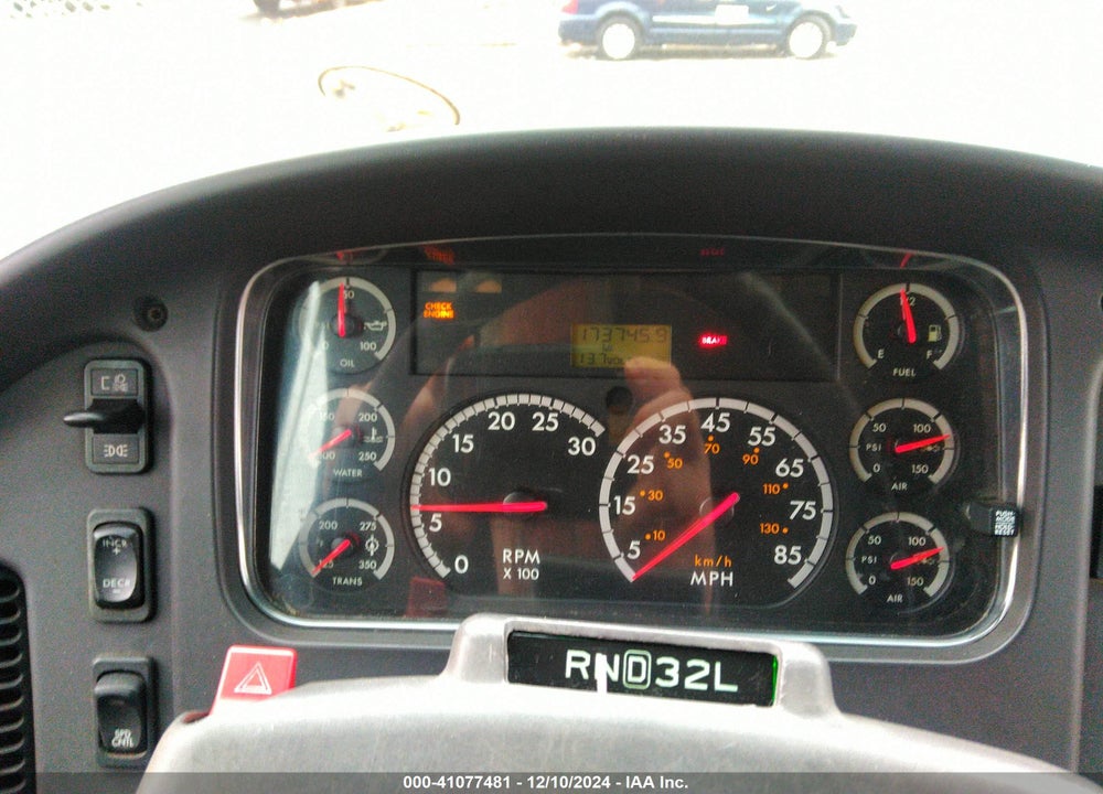 2007 FREIGHTLINER CHASSIS B2B VIN: 4UZABRDC97CW15268