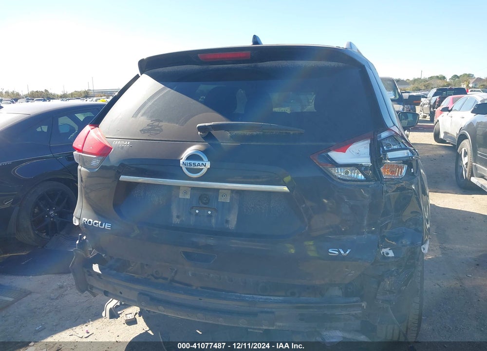 2018 NISSAN ROGUE SV VIN: KNMAT2MT3JP619129