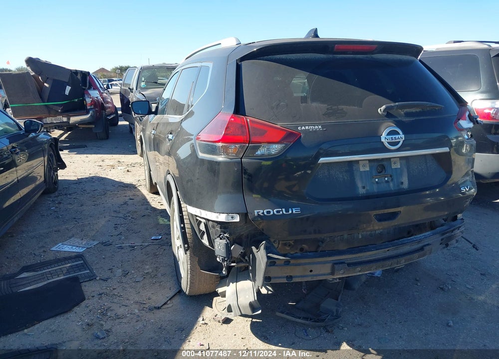 2018 NISSAN ROGUE SV VIN: KNMAT2MT3JP619129