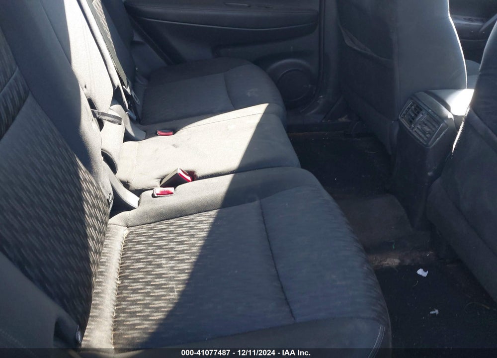 2018 NISSAN ROGUE SV VIN: KNMAT2MT3JP619129