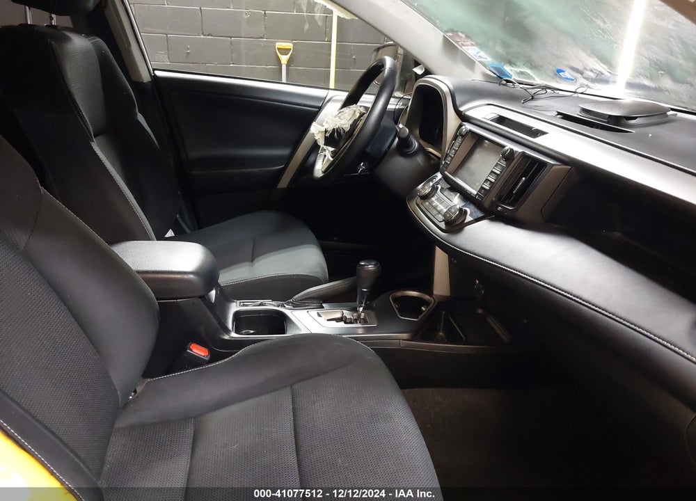2017 TOYOTA RAV4 XLE VIN: JTMRFREV9HJ713712