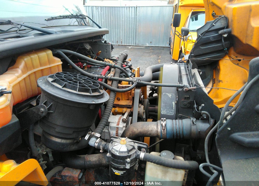 2006 FREIGHTLINER CHASSIS B2B VIN: 4UZABRDC66CU15981
