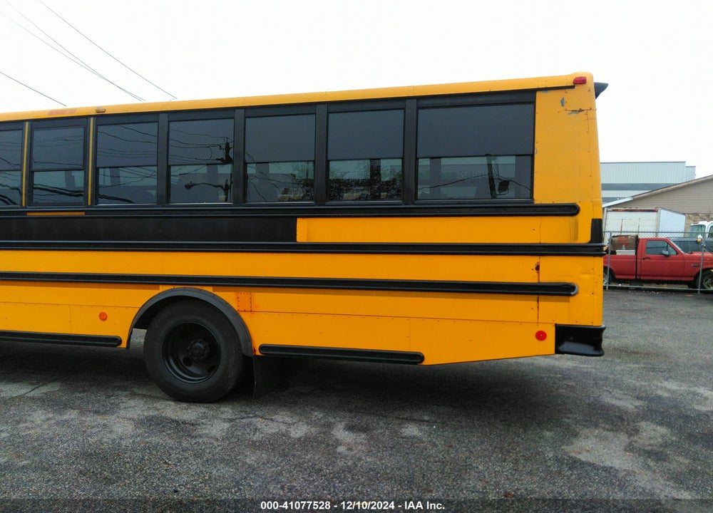2006 FREIGHTLINER CHASSIS B2B VIN: 4UZABRDC66CU15981