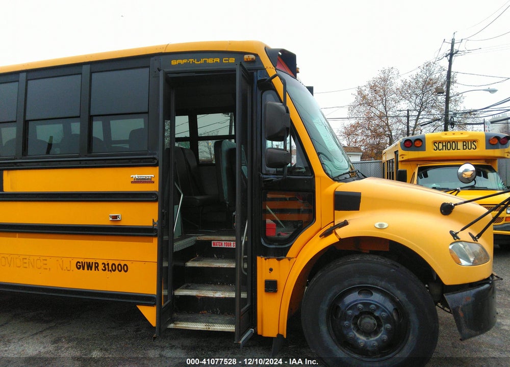 2006 FREIGHTLINER CHASSIS B2B VIN: 4UZABRDC66CU15981