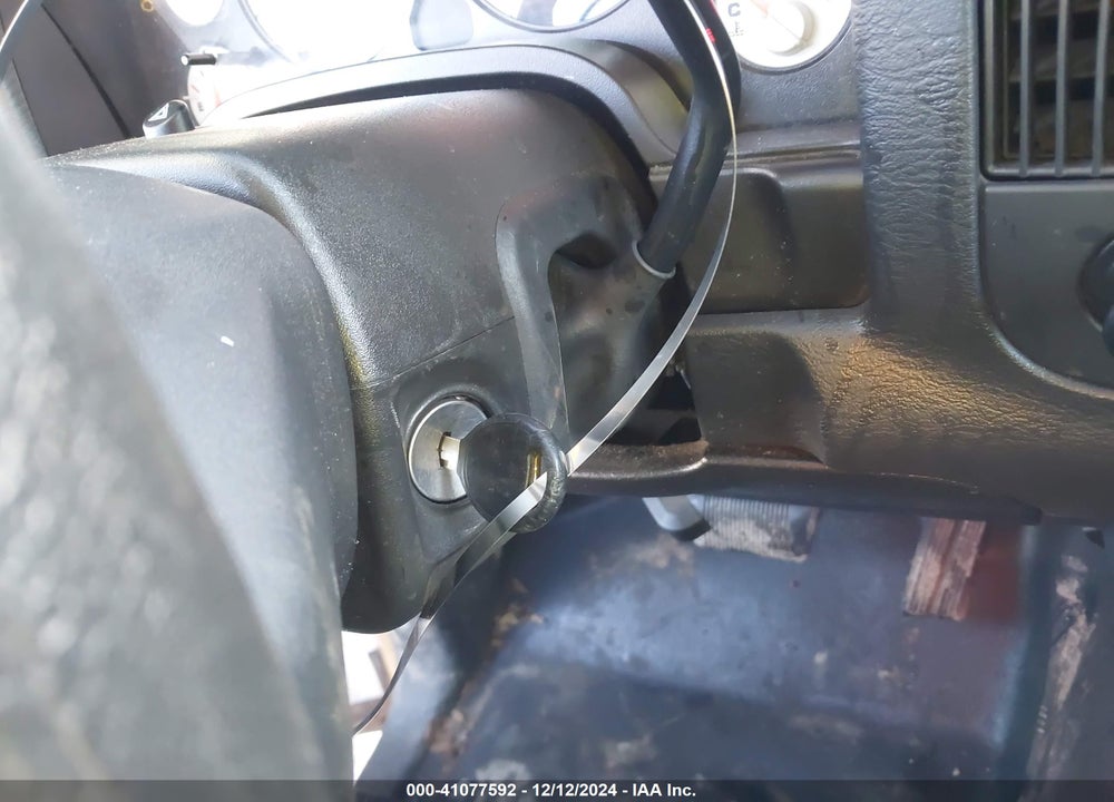 2005 DODGE RAM 1500 ST VIN: 1D7HU18P15J612004
