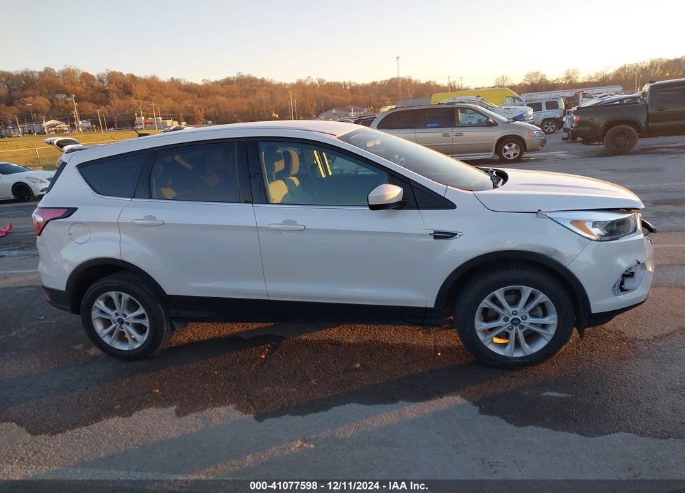 2017 FORD ESCAPE SE VIN: 1FMCU0GD2HUE23639