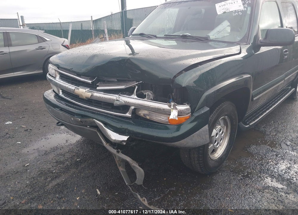 2001 CHEVROLET SUBURBAN 1500 LT VIN: 3GNFK16T31G174094