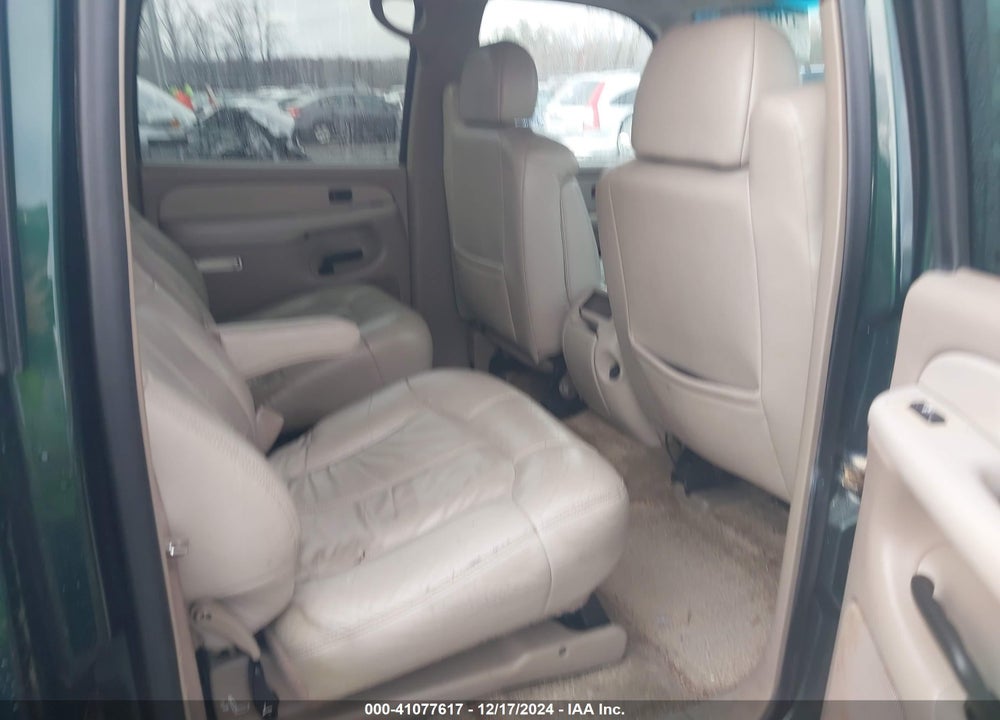 2001 CHEVROLET SUBURBAN 1500 LT VIN: 3GNFK16T31G174094