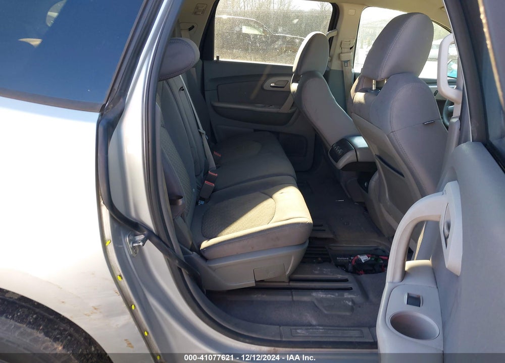 2012 CHEVROLET TRAVERSE LS VIN: 1GNKVEED5CJ163252