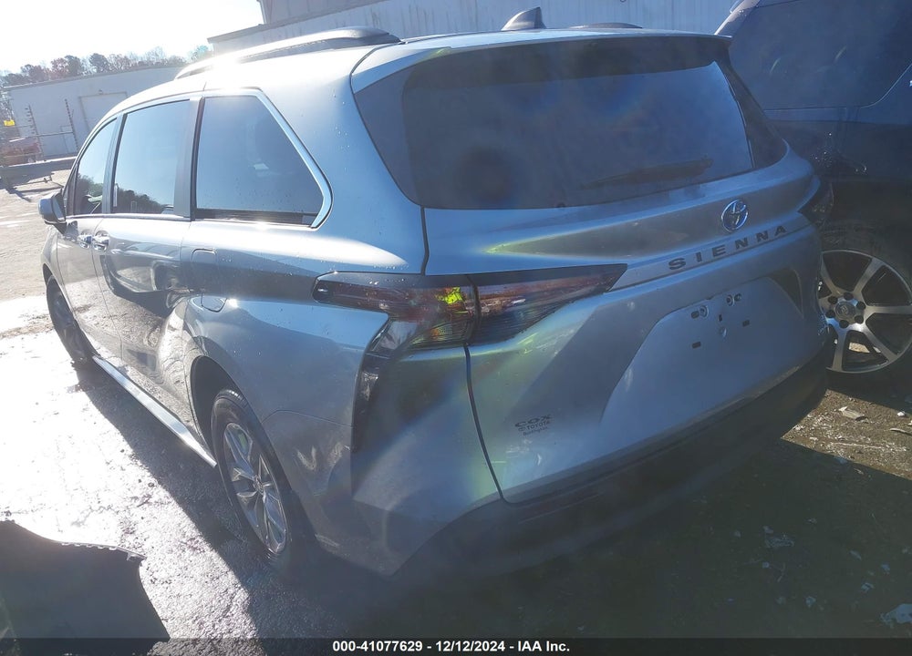 2024 TOYOTA SIENNA XLE VIN: 5TDYRKEC6RS204805