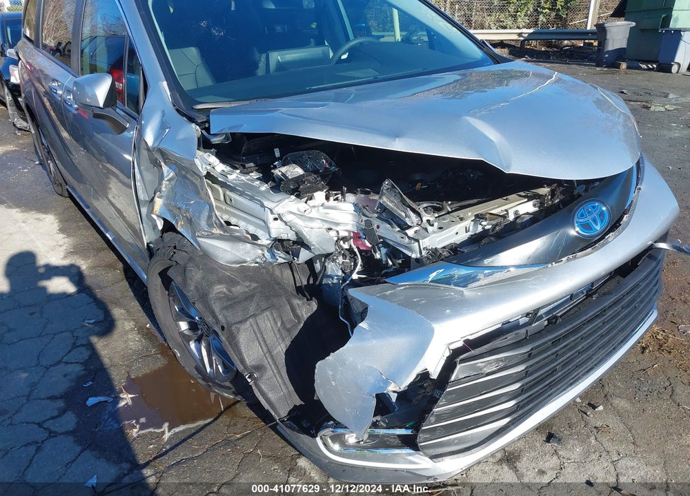 2024 TOYOTA SIENNA XLE VIN: 5TDYRKEC6RS204805