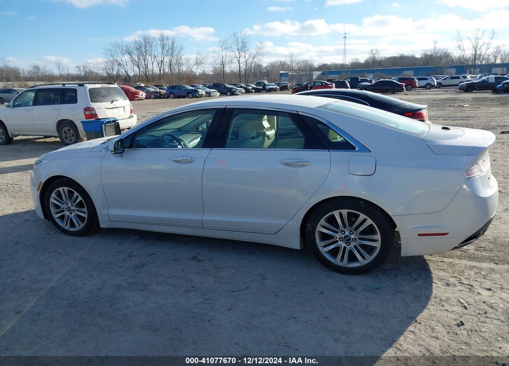2014 LINCOLN MKZ VIN: 3LN6L2JK2ER810679