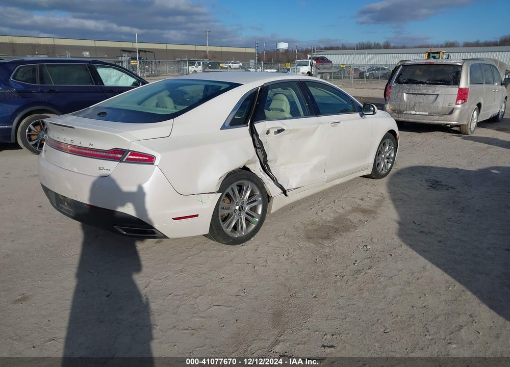 2014 LINCOLN MKZ VIN: 3LN6L2JK2ER810679