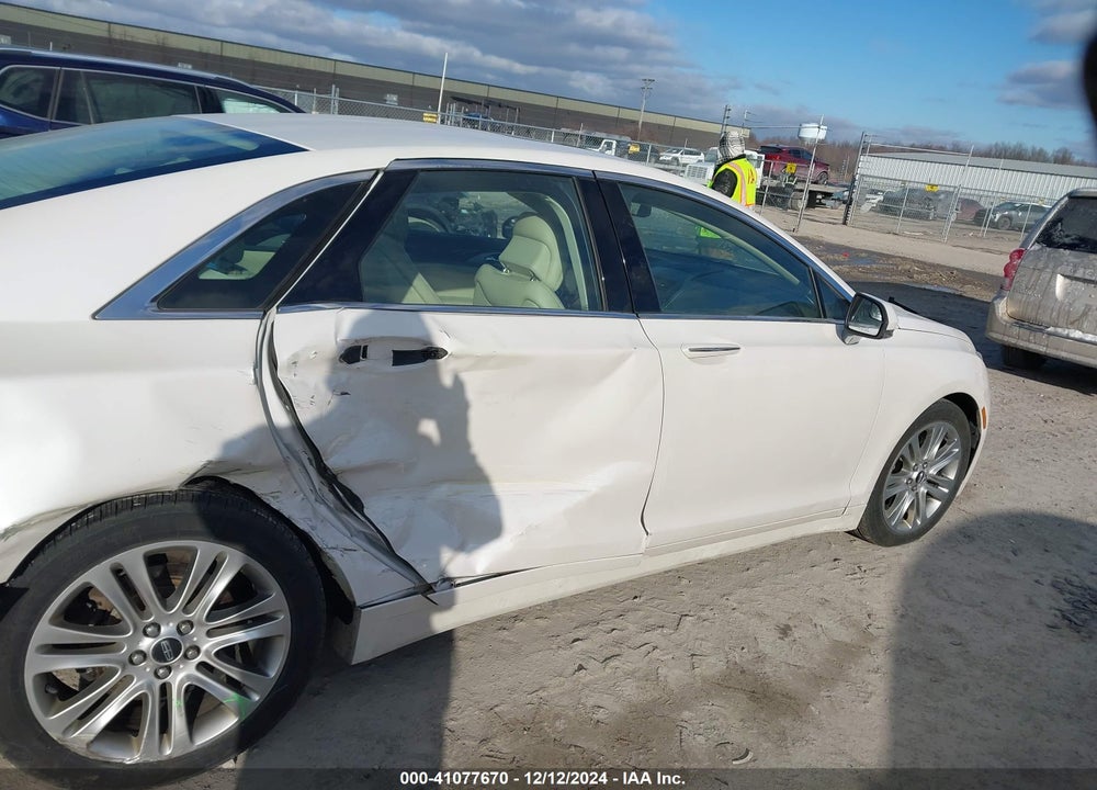 2014 LINCOLN MKZ VIN: 3LN6L2JK2ER810679