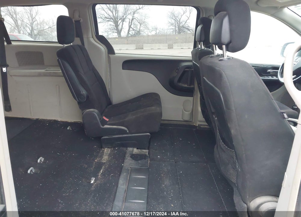 2011 DODGE GRAND CARAVAN CREW VIN: 2D4RN5DG8BR727587