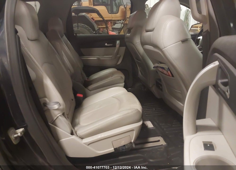 2008 GMC ACADIA SLT-2 VIN: 1GKEV33718J152302