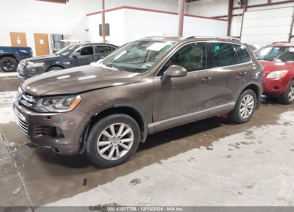 2013 VOLKSWAGEN TOUAREG TDI SPORT VIN: WVGEP9BP5DD005513