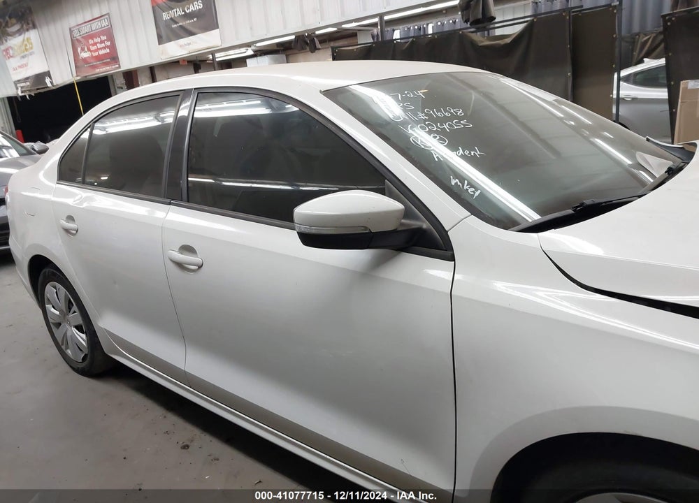 2011 VOLKSWAGEN JETTA 2.5L SE VIN: 3VWBZ7AJ6BM024055