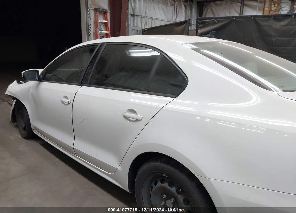 2011 VOLKSWAGEN JETTA 2.5L SE VIN: 3VWBZ7AJ6BM024055