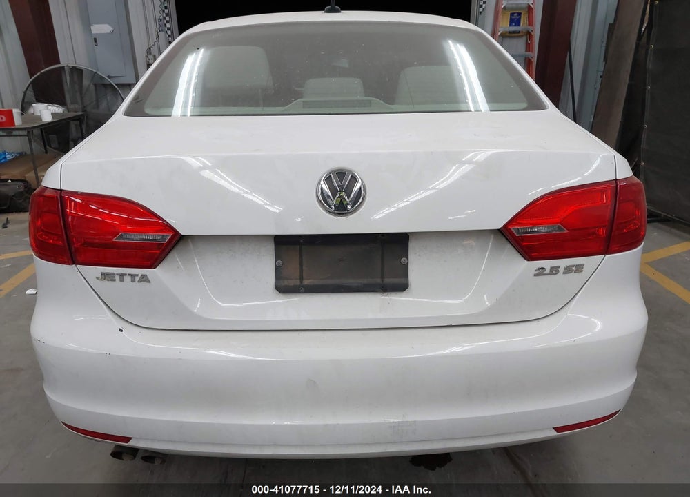 2011 VOLKSWAGEN JETTA 2.5L SE VIN: 3VWBZ7AJ6BM024055