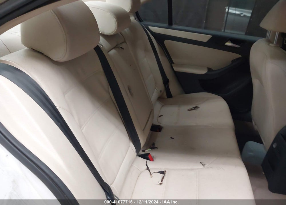 2011 VOLKSWAGEN JETTA 2.5L SE VIN: 3VWBZ7AJ6BM024055