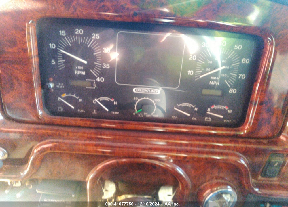 1998 FREIGHTLINER CHASSIS X LINE MOTOR HOME VIN: 4UZ6XFBC7WCA72755