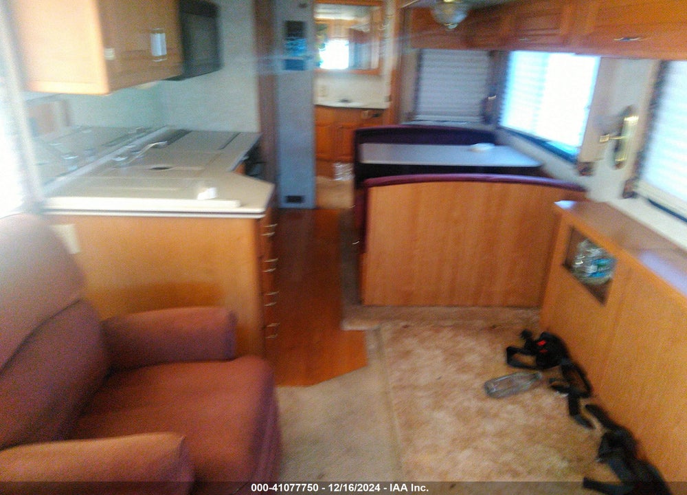 1998 FREIGHTLINER CHASSIS X LINE MOTOR HOME VIN: 4UZ6XFBC7WCA72755