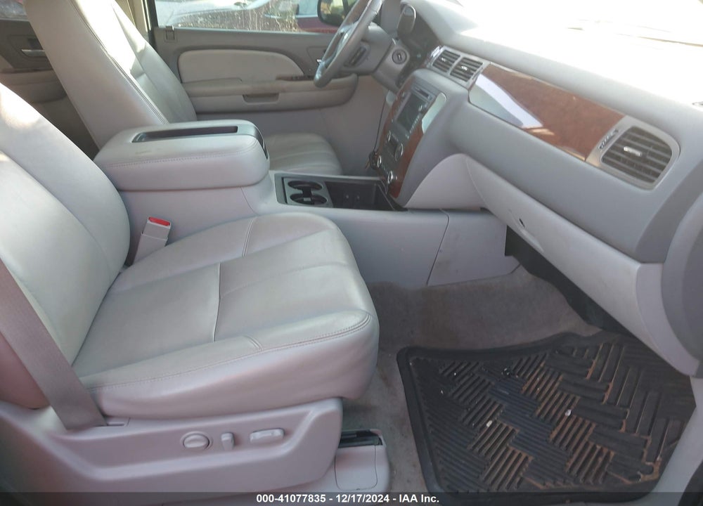 2009 CHEVROLET TAHOE LT2 VIN: 1GNFC23069R193215