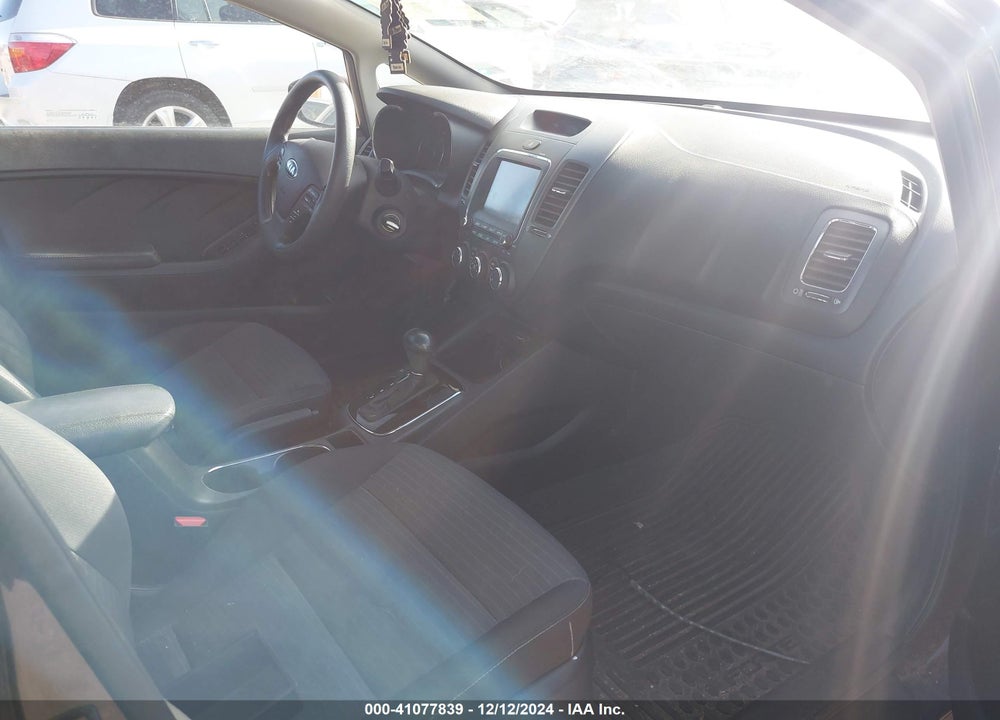 2018 KIA FORTE VIN: 3KPFL4A78JE176274