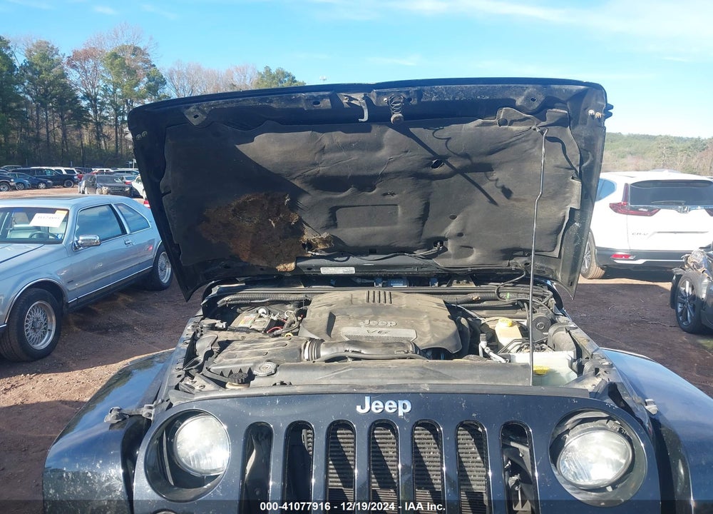 2014 JEEP WRANGLER UNLIMITED SAHARA VIN: 1C4BJWEG1EL206402