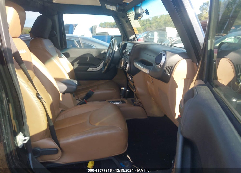2014 JEEP WRANGLER UNLIMITED SAHARA VIN: 1C4BJWEG1EL206402