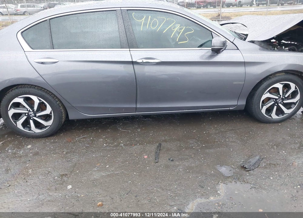 2016 HONDA ACCORD VIN: 1HGCR2F85GA042875