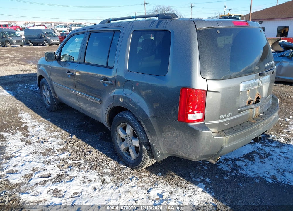 2011 HONDA PILOT EX-L VIN: 5FNYF4H60BB018441