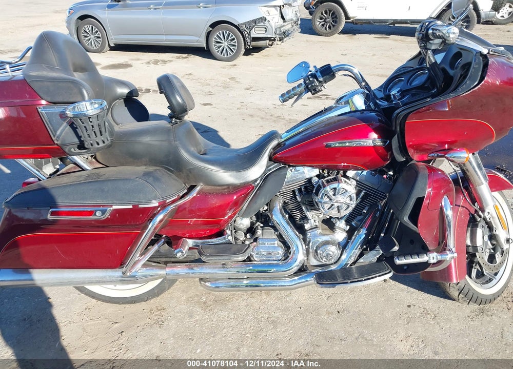 2016 HARLEY-DAVIDSON FLTRU VIN: 1HD1KGL18GB638229
