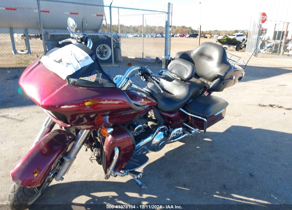 2016 HARLEY-DAVIDSON FLTRU VIN: 1HD1KGL18GB638229