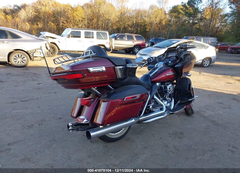 2016 HARLEY-DAVIDSON FLTRU VIN: 1HD1KGL18GB638229